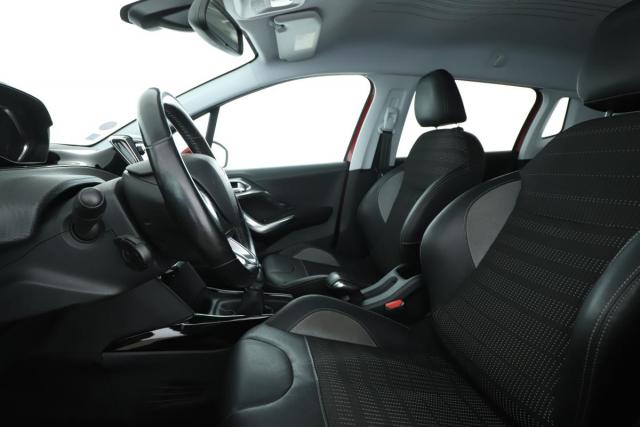 Peugeot 2008 image 5