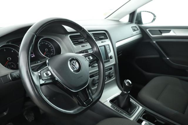 Volkswagen Golf image 9