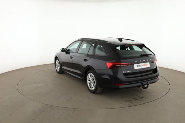 Skoda Octavia image 2