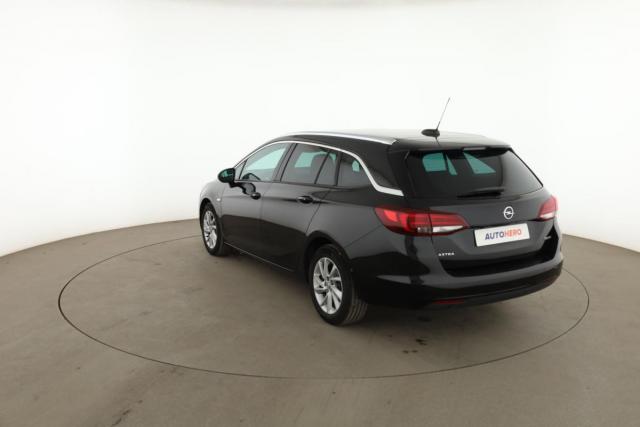 Opel Astra Sports Tourer image 8