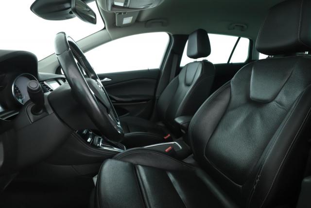 Opel Astra Sports Tourer image 7