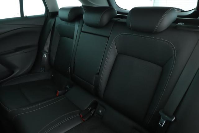 Opel Astra Sports Tourer image 4