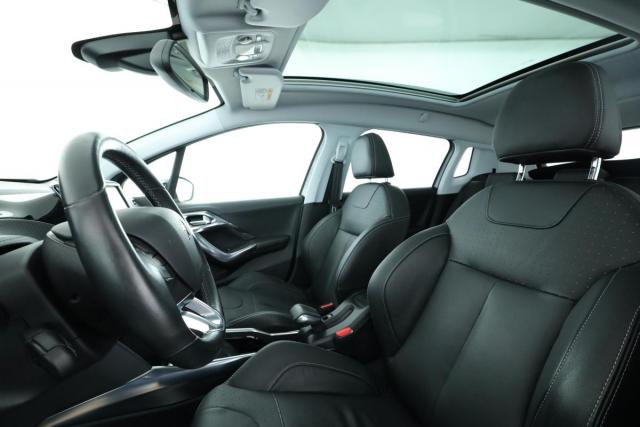 Peugeot 2008 image 3