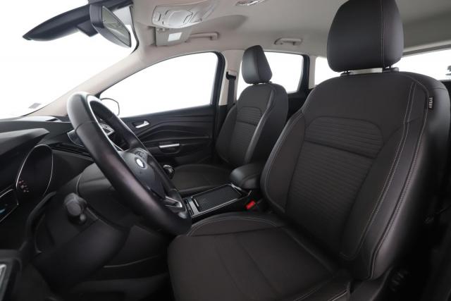 Ford Kuga image 2