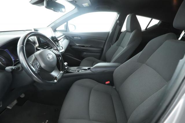 Toyota C-Hr image 6