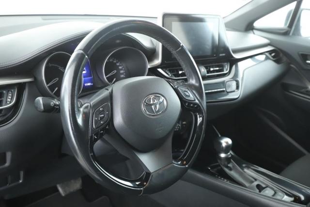 Toyota C-Hr image 2