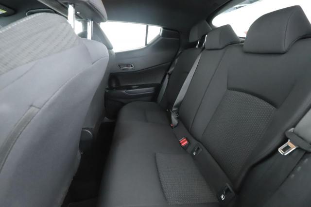 Toyota C-Hr image 8