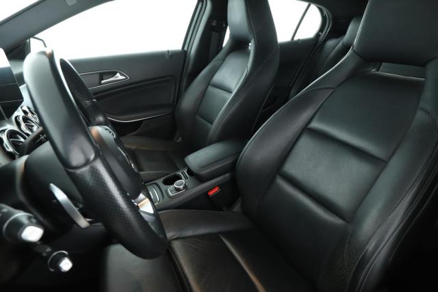 Mercedes Benz Gla image 8