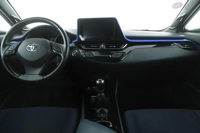 Toyota C-Hr image 7