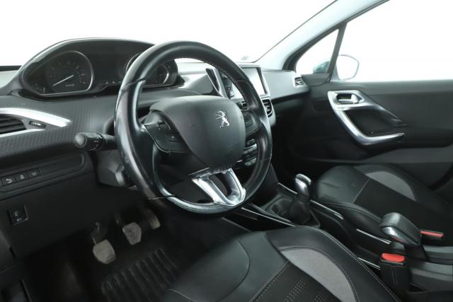 Peugeot 2008 image 4