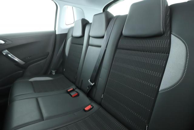 Peugeot 2008 image 9