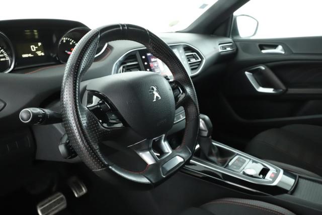 Peugeot 308 image 2