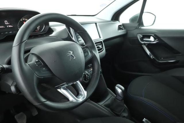 Peugeot 208 image 5