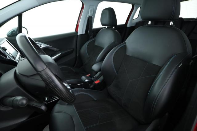 Peugeot 2008 image 7