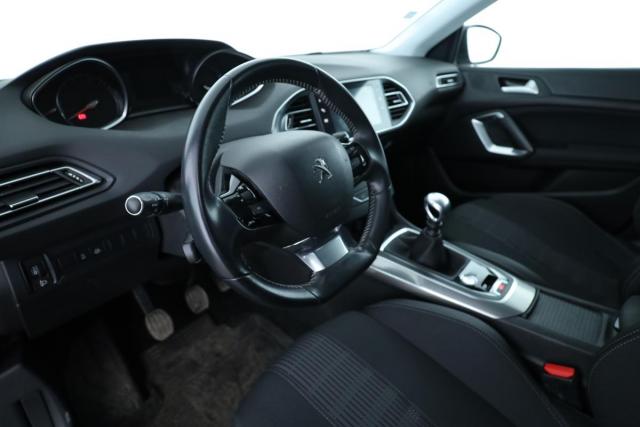 Peugeot 308 image 8