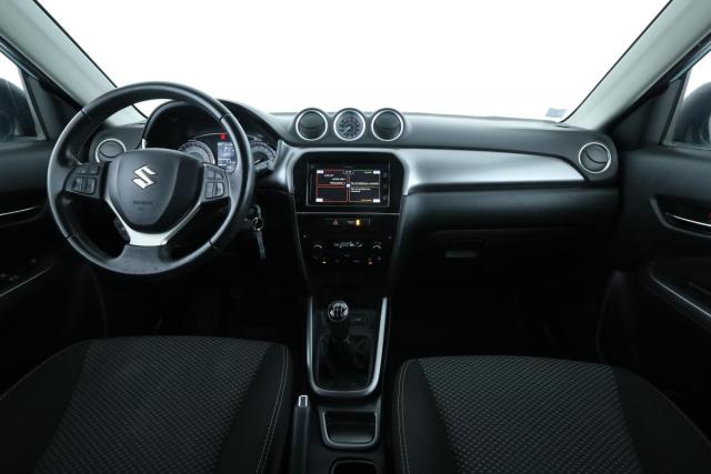 Suzuki Vitara image 3