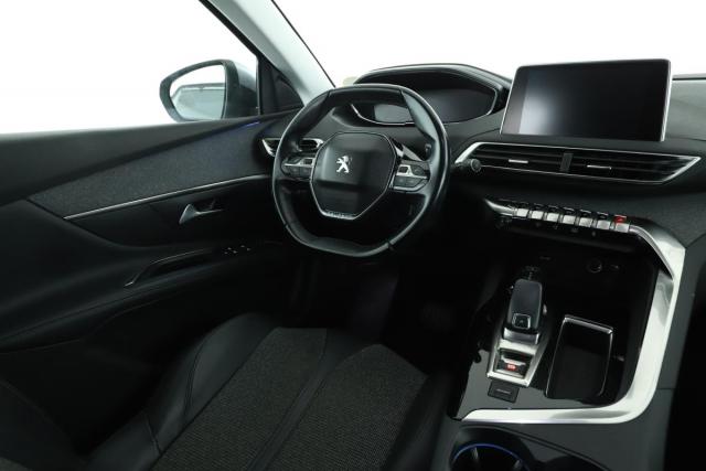 Peugeot 5008 image 1