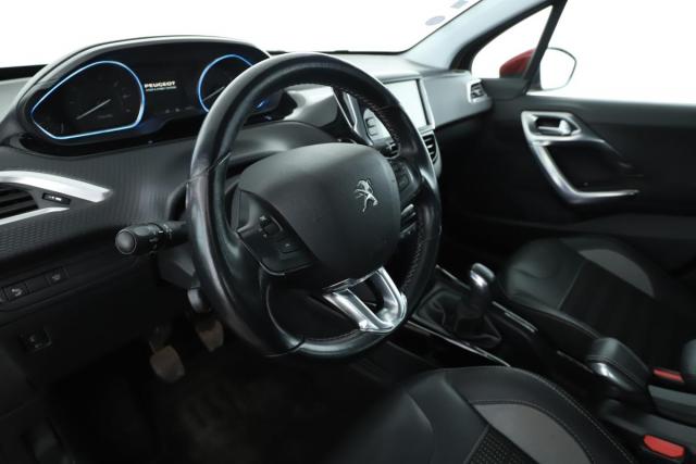 Peugeot 2008 image 8