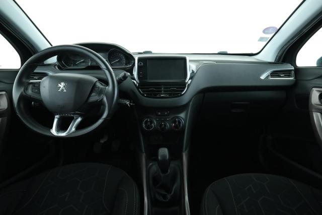 Peugeot 2008 image 2