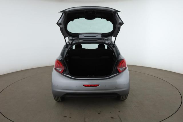 Peugeot 208 image 9