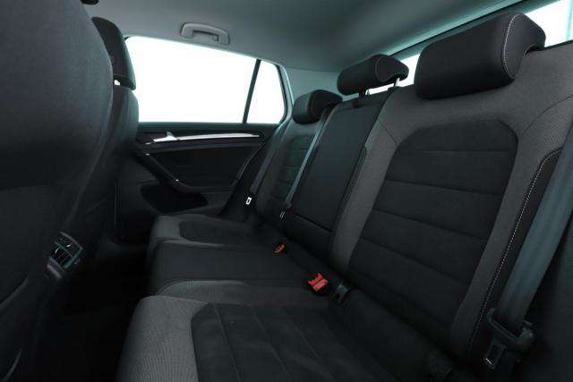 Volkswagen Golf image 7