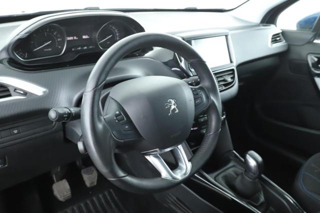 Peugeot 2008 image 8