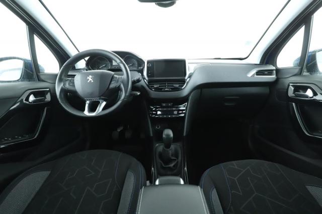 Peugeot 2008 image 6