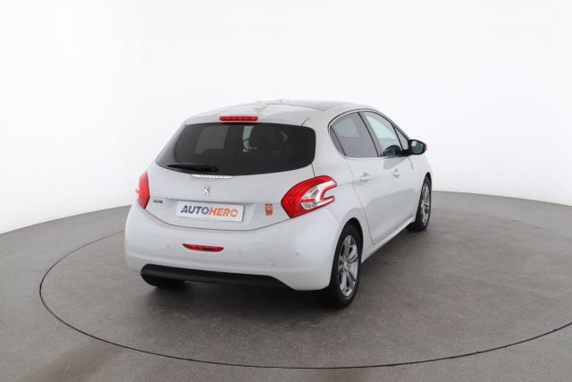 Peugeot 208 image 9