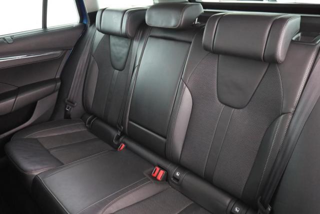 Skoda Octavia image 2