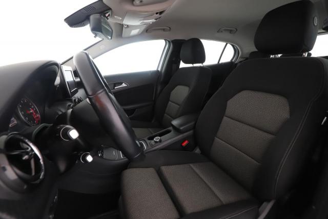 Mercedes Benz Gla image 2