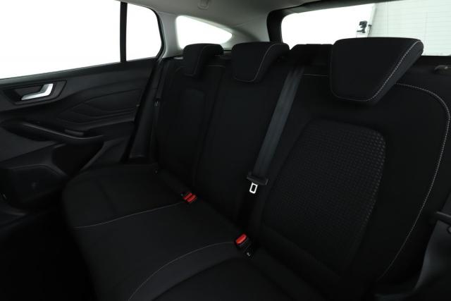 Ford Focus image 6