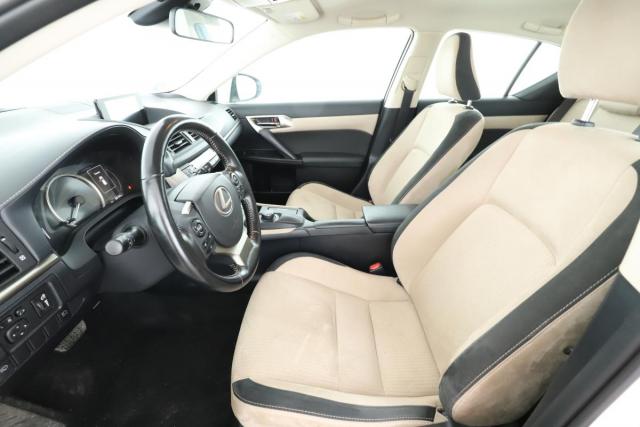 Lexus Ct 200h image 4