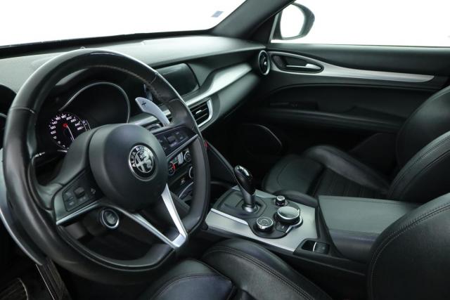 Alfa Romeo Stelvio image 3