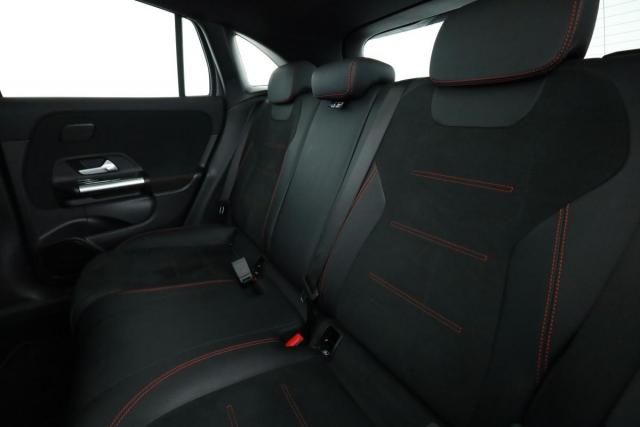 Mercedes Benz Gla image 3