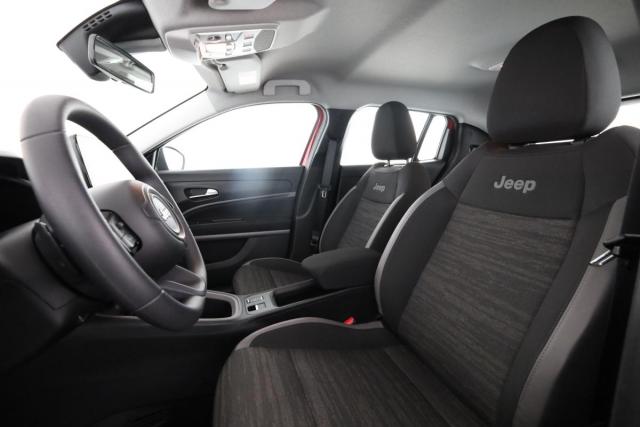 Jeep Avenger image 5