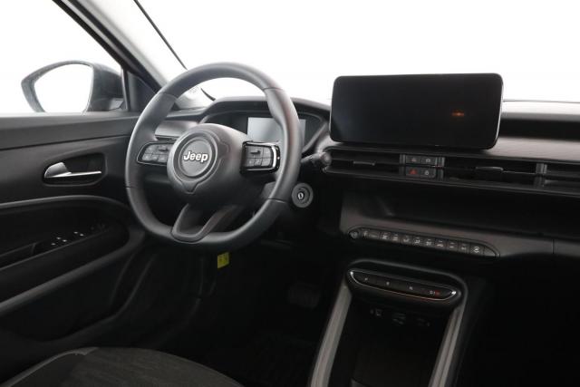 Jeep Avenger image 7