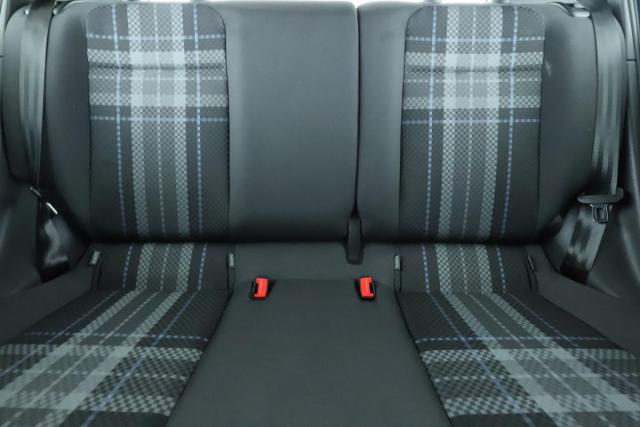 Volkswagen Up! image 4