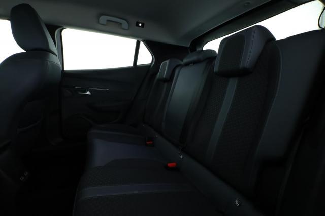 Peugeot 2008 image 6