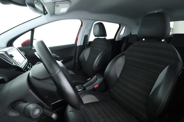 Peugeot 2008 image 7