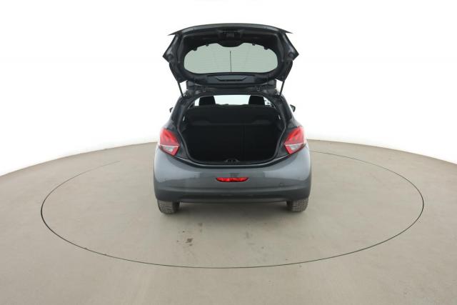 Peugeot 208 image 2