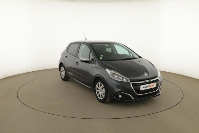 Peugeot 208 image 8