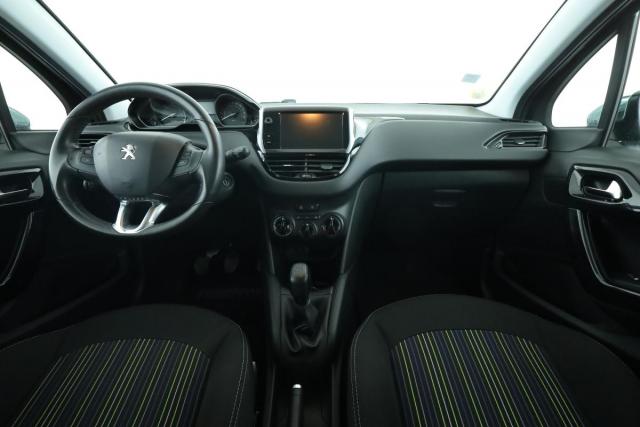 Peugeot 208 image 6