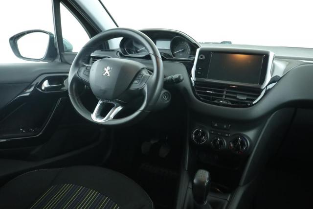 Peugeot 208 image 7