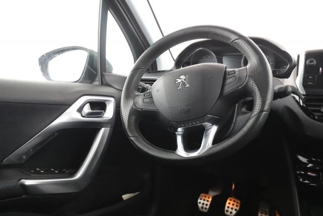 Peugeot 2008 image 2