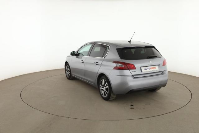 Peugeot 308 image 2