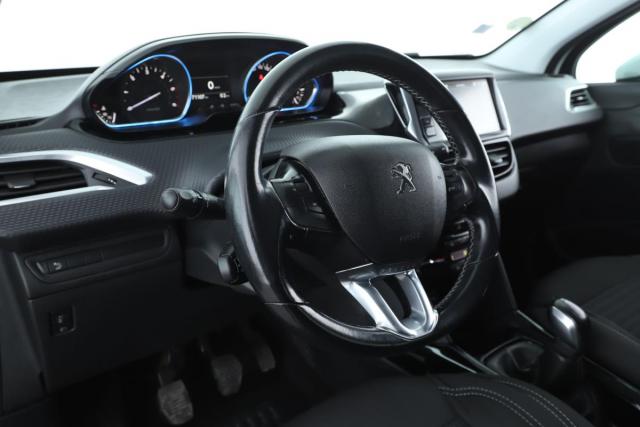 Peugeot 2008 image 6