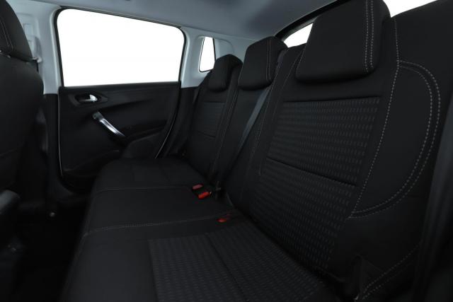 Peugeot 2008 image 7