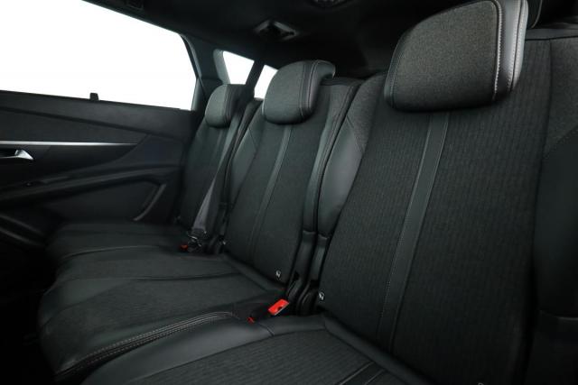 Peugeot 5008 image 1