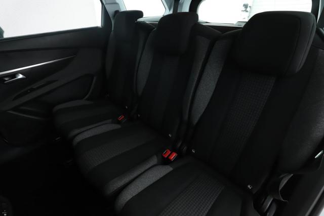 Peugeot 5008 image 2