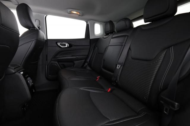 Jeep Compass image 9